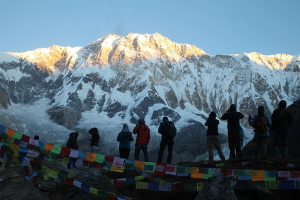 सेनाको हिमाल सरसफाइ अभियान : अन्नपूर्णबाट तीन हजार किलो फोहर सङ्कलन